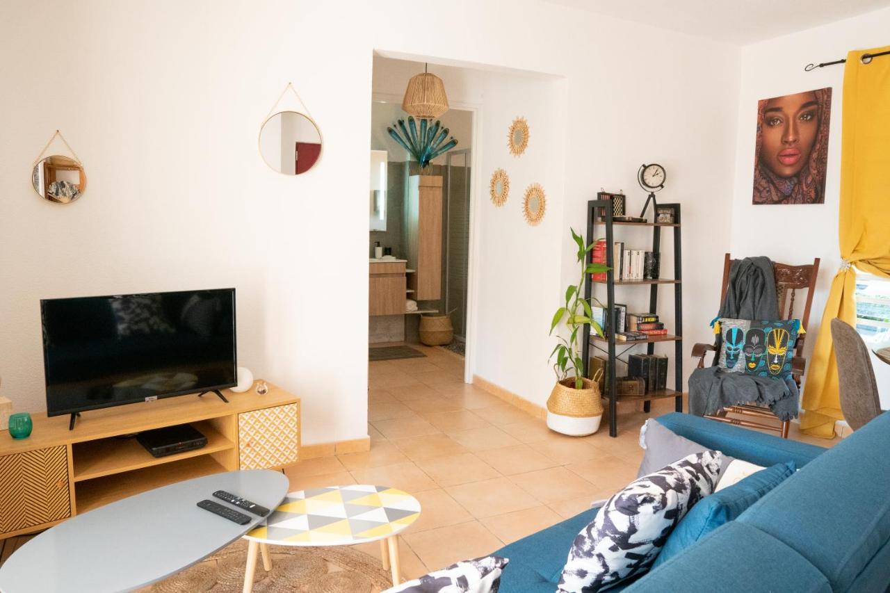 L'Ile Au Paon - Appartement T2 Avec Piscine Et Parking เลส์อาบิมส์ ภายนอก รูปภาพ